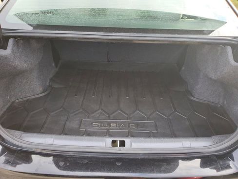 Used 2017 Subaru Impreza 2.0i Premium image 8