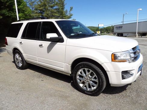 Used 2017 Ford Expedition Limited w/ Equipment Group 301A AWD/4WD image 6
