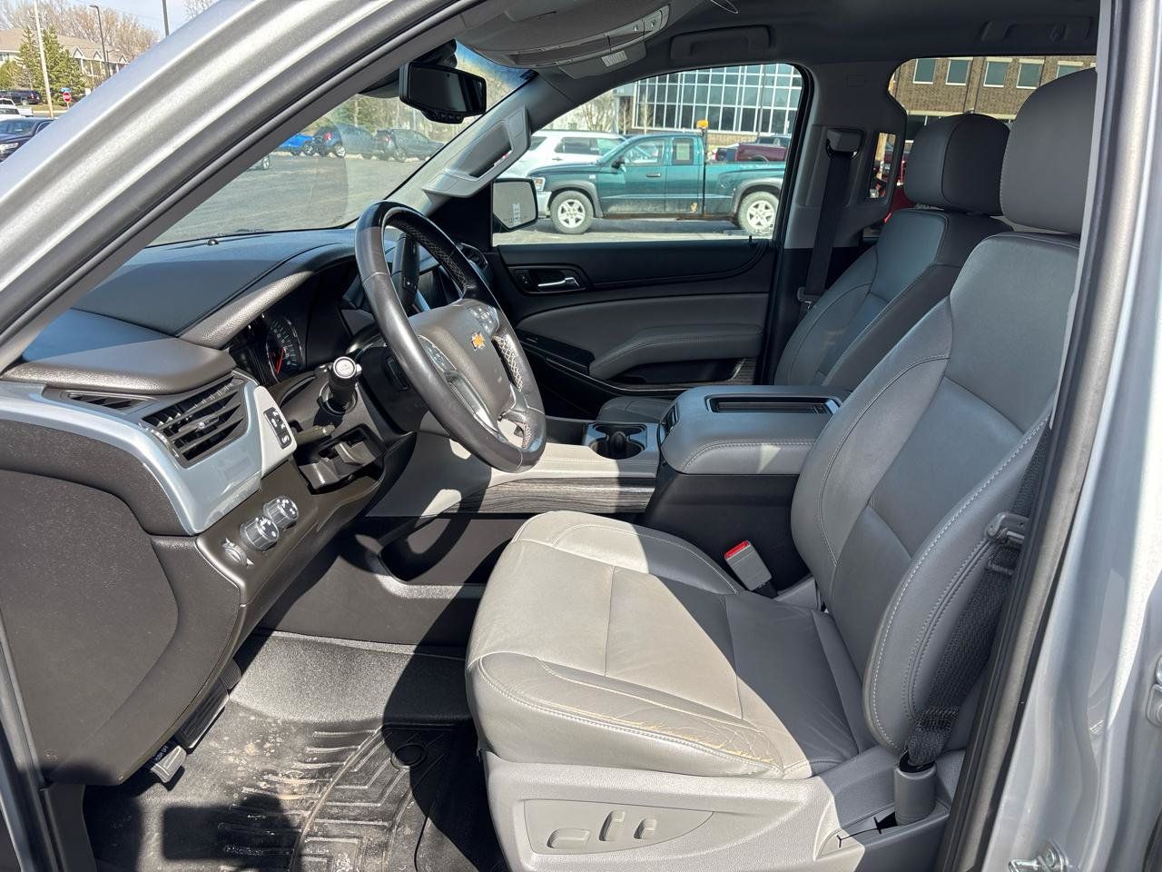 Used 2019 Chevrolet Suburban LT AWD/4WD image 10
