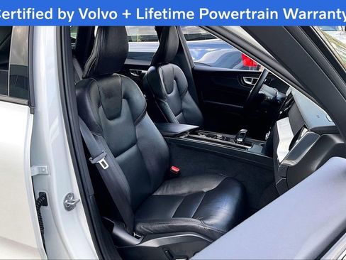Certified 2025 Volvo XC60 B5 Plus image 9