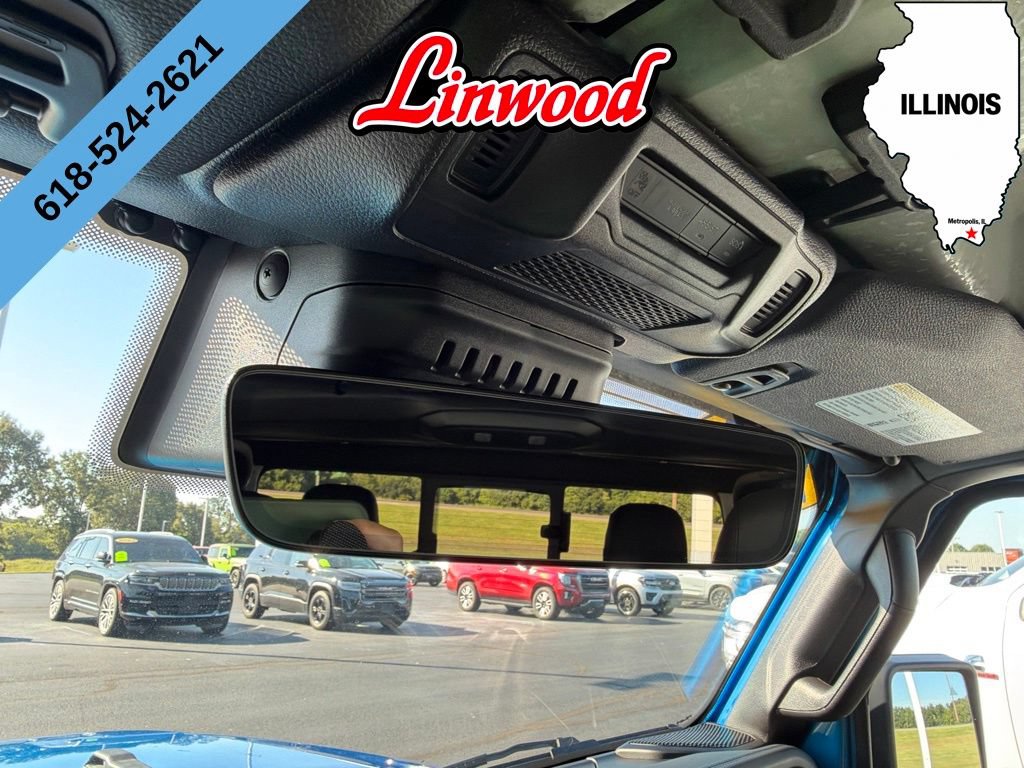 Used 2025 Jeep Gladiator Sport AWD/4WD image 29