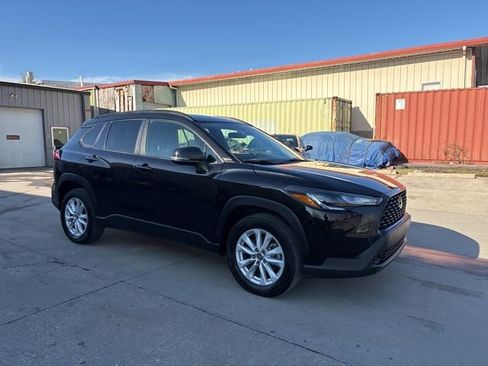 Used 2022 Toyota Corolla Cross LE image 1