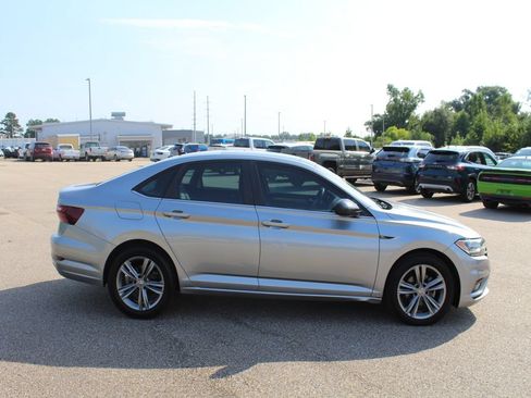Used 2020 Volkswagen Jetta R-Line FWD image 4