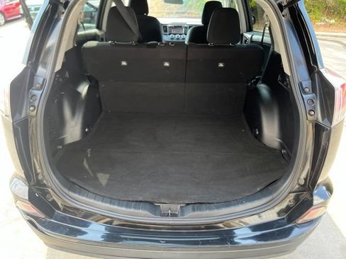 Used 2017 Toyota RAV4 LE FWD image 14