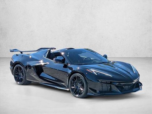 Used 2026 Chevrolet Corvette Z06 w/ Z07 Performance Package image 3