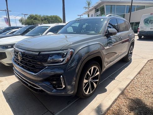 Used 2025 Volkswagen Atlas SEL Premium R-Line AWD/4WD image 2