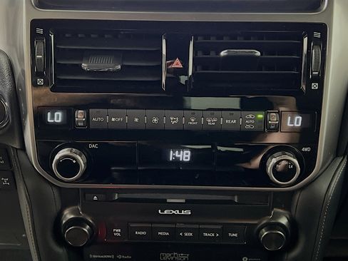 Used 2023 Lexus GX 460 Premium w/ Accessory Package image 26