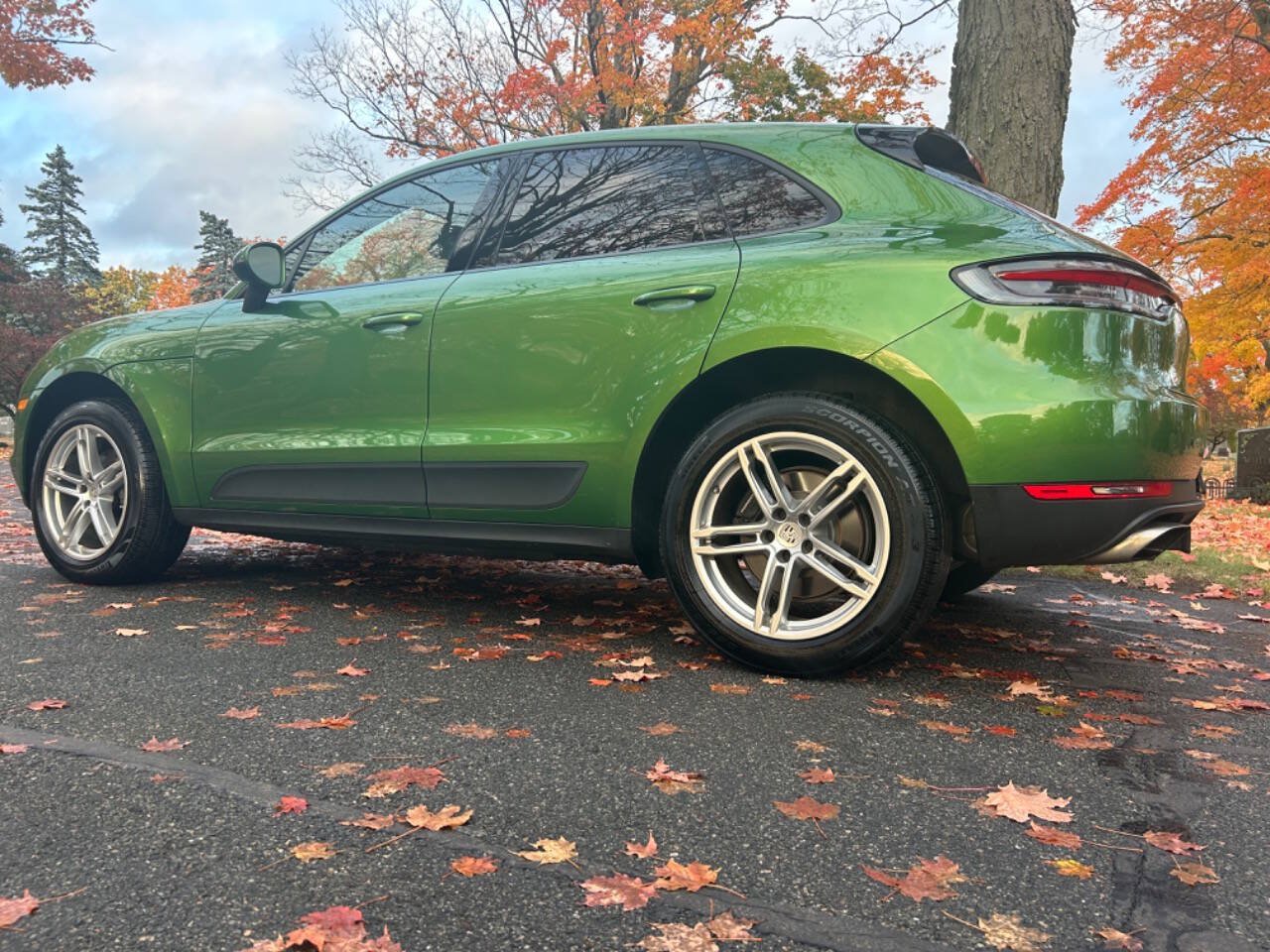 Used 2019 Porsche Macan AWD/4WD image 22
