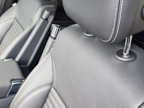 New 2025 Land Rover Discovery S image 14