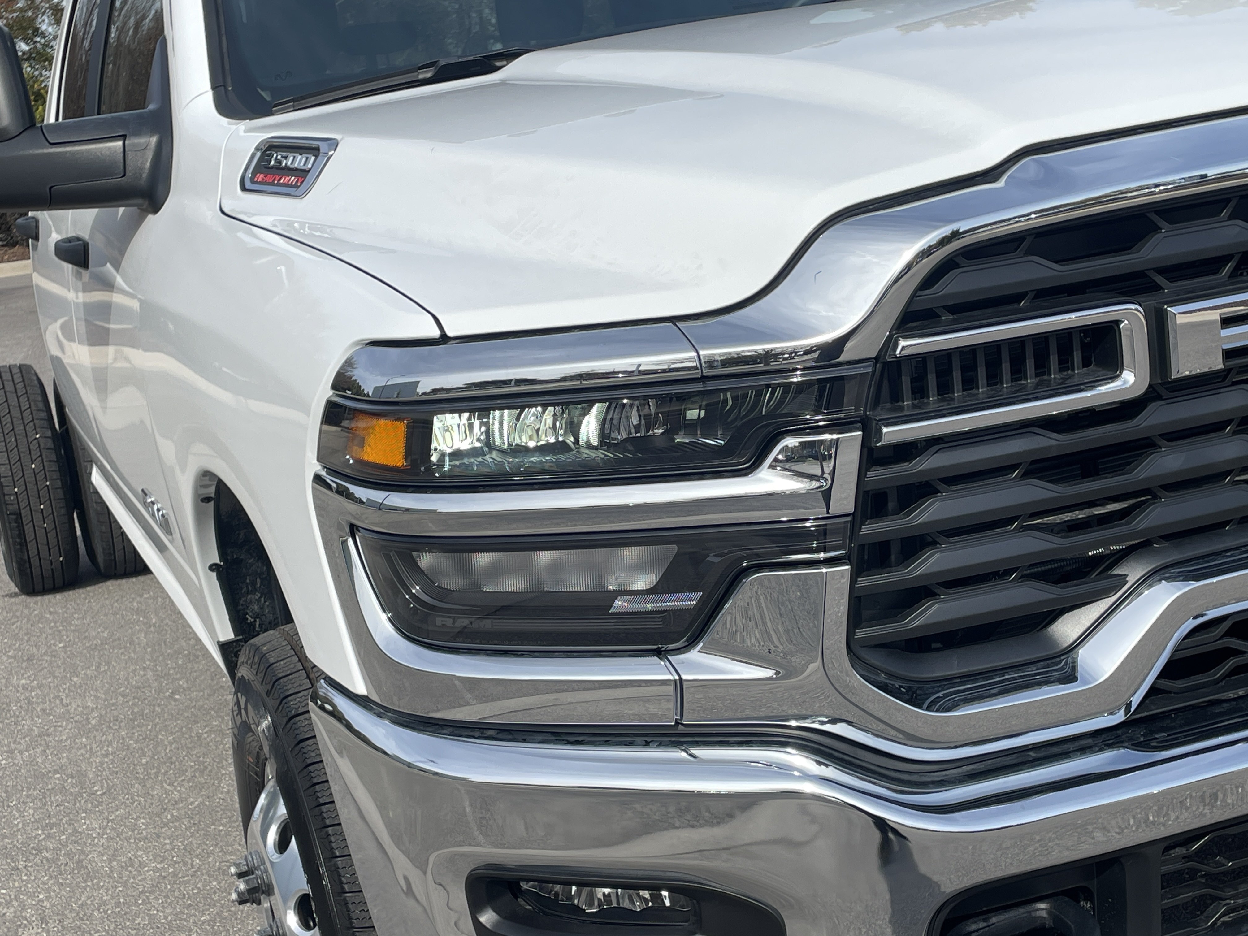 Used 2025 RAM 3500 Big Horn AWD/4WD image 33