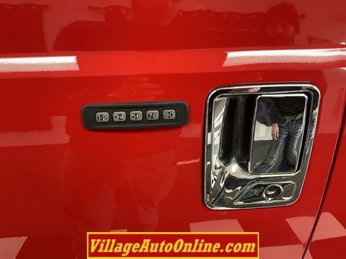 Used 2016 Ford F350 XLT w/ XLT Premium Package image 17