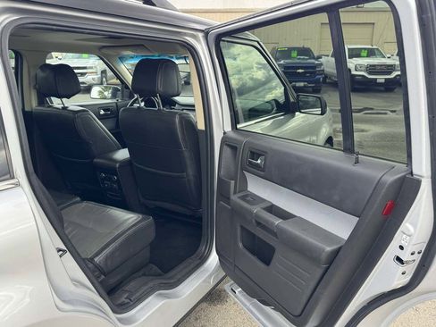 Used 2013 Ford Flex SEL image 17