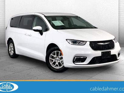 Used 2023 Chrysler Pacifica Touring-L