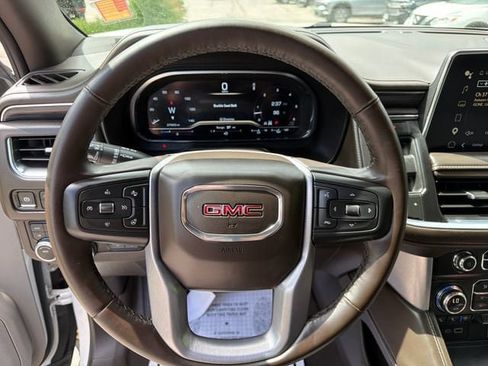 Used 2023 GMC Yukon SLT w/ SLT Premium Package AWD/4WD image 15