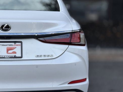 Used 2022 Lexus ES 350 w/ Premium Package image 16