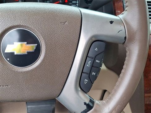 Used 2011 Chevrolet Suburban LTZ image 23