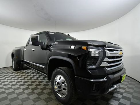 New 2026 Chevrolet Silverado 3500 High Country w/ Technology Package image 8