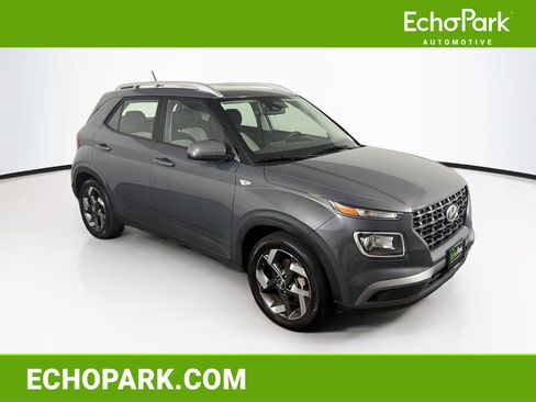 Used 2025 Hyundai Venue SEL FWD image 1
