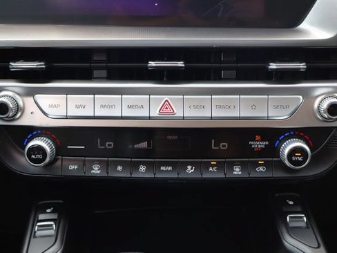 Used 2025 Kia Telluride S FWD image 12