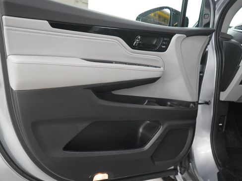 Used 2024 Honda Odyssey Elite image 23