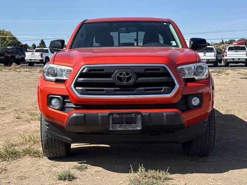 Used 2017 Toyota Tacoma SR5 w/ Tow Package AWD/4WD image 2
