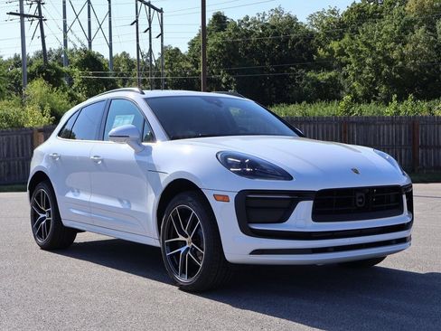 Certified 2026 Porsche Macan AWD/4WD image 11