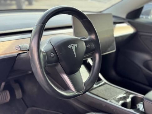 Used 2018 Tesla Model 3 Long Range image 8