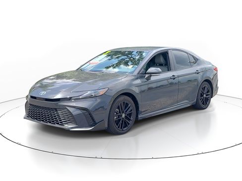Certified 2025 Toyota Camry SE w/ Convenience Package FWD image 3