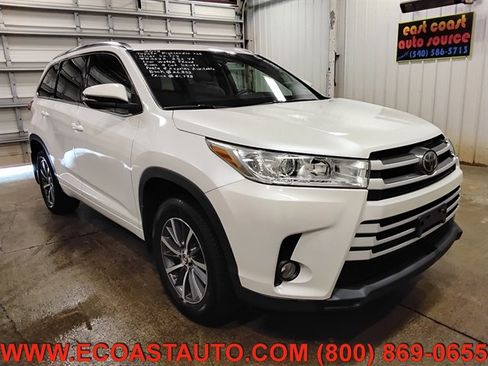 Used 2018 Toyota Highlander XLE AWD/4WD image 1