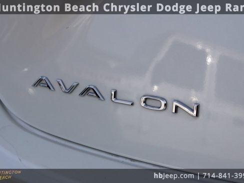 Used 2016 Toyota Avalon XLE Premium image 7