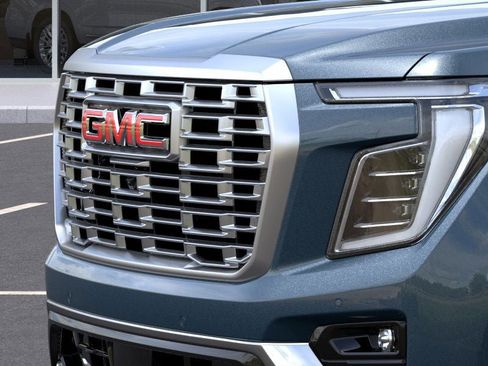 Used 2026 GMC Yukon Denali w/ Sun & Power Step Package AWD/4WD image 58