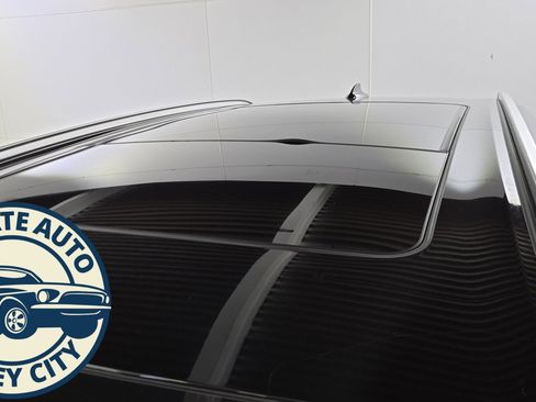 Used 2020 BMW X5 xDrive40i w/ Parking Assistance Package image 9