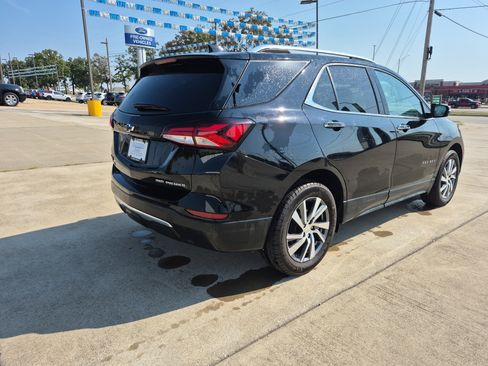 Used 2023 Chevrolet Equinox Premier image 3