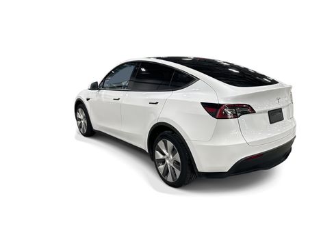 Certified 2023 Tesla Model Y Long Range AWD/4WD image 4