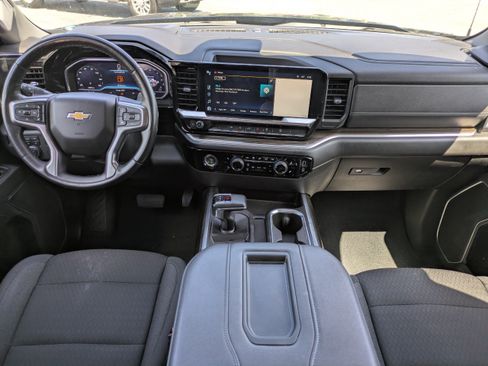 Used 2022 Chevrolet Silverado 1500 LT w/ Z71 Off-Road Package AWD/4WD image 14