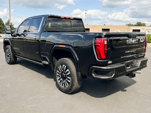 Used 2025 GMC Sierra 3500 Denali Ultimate image 15