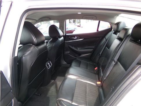 Used 2022 Nissan Maxima SV w/ Floor Mat Group image 9