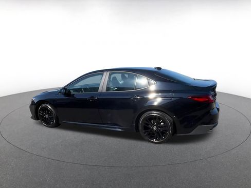 Used 2025 Toyota Camry SE image 10