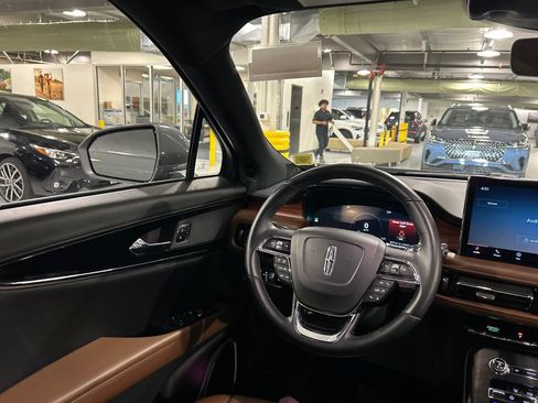 Used 2023 Lincoln Nautilus Reserve AWD/4WD image 24