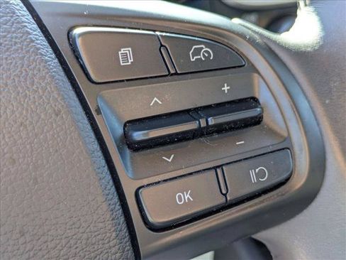 Used 2023 Hyundai Venue SEL FWD image 10
