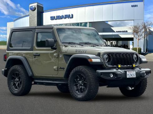 Used 2025 Jeep Wrangler Sport AWD/4WD image 5