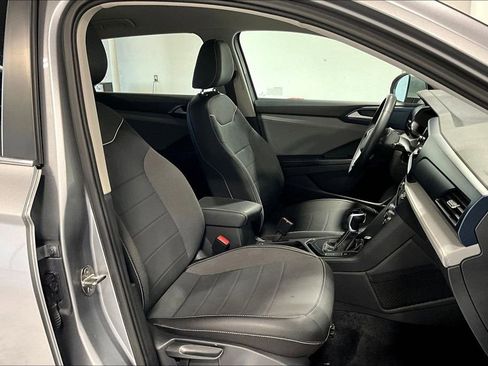 Used 2024 Volkswagen Taos SE image 10