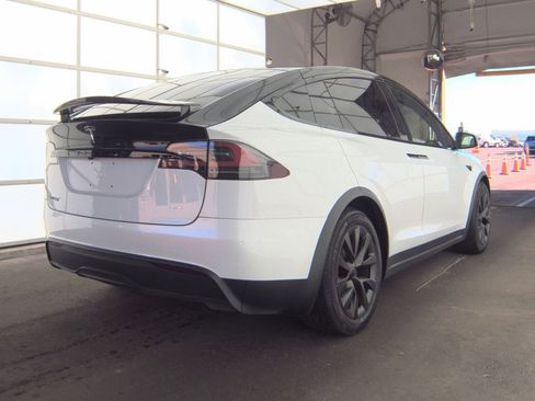 Used 2022 Tesla Model X Plaid image 4