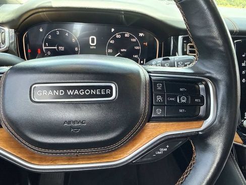 Used 2022 Jeep Grand Wagoneer Series III w/ Rear Seat Video Group 1 AWD/4WD image 23
