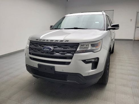 Used 2018 Ford Explorer XLT w/ Equipment Group 202A AWD/4WD image 15