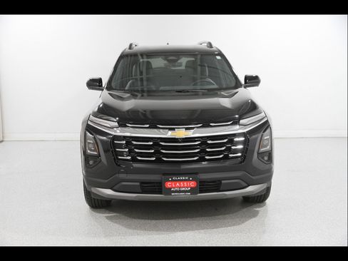 Certified 2025 Chevrolet Equinox LT w/ Convenience Package II AWD/4WD image 2