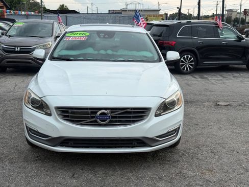 Used 2016 Volvo S60 T5 Inscription Platinum w/ Climate Package FWD image 3