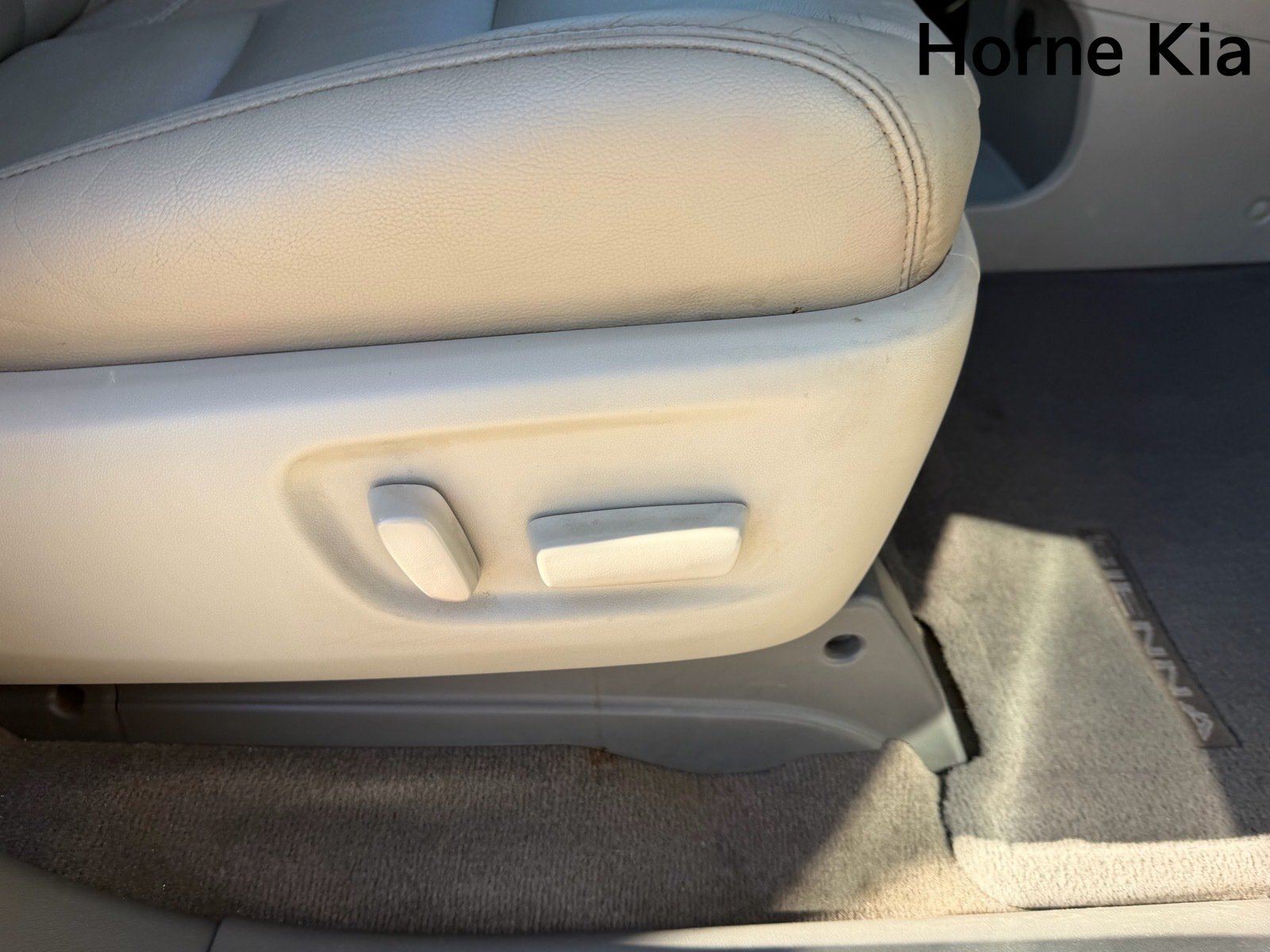 Used 2017 Toyota Sienna XLE w/ XLE Navigation Package FWD image 13
