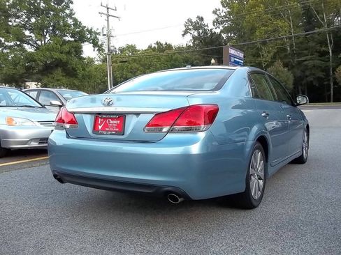 Used 2011 Toyota Avalon Limited FWD image 2