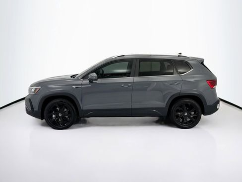 Used 2023 Volkswagen Taos SE w/ Black Wheel Package FWD image 8